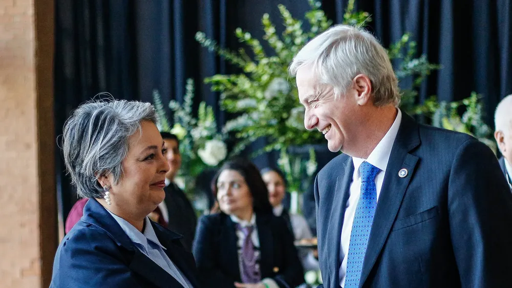 A_UNO_1673123-scaled